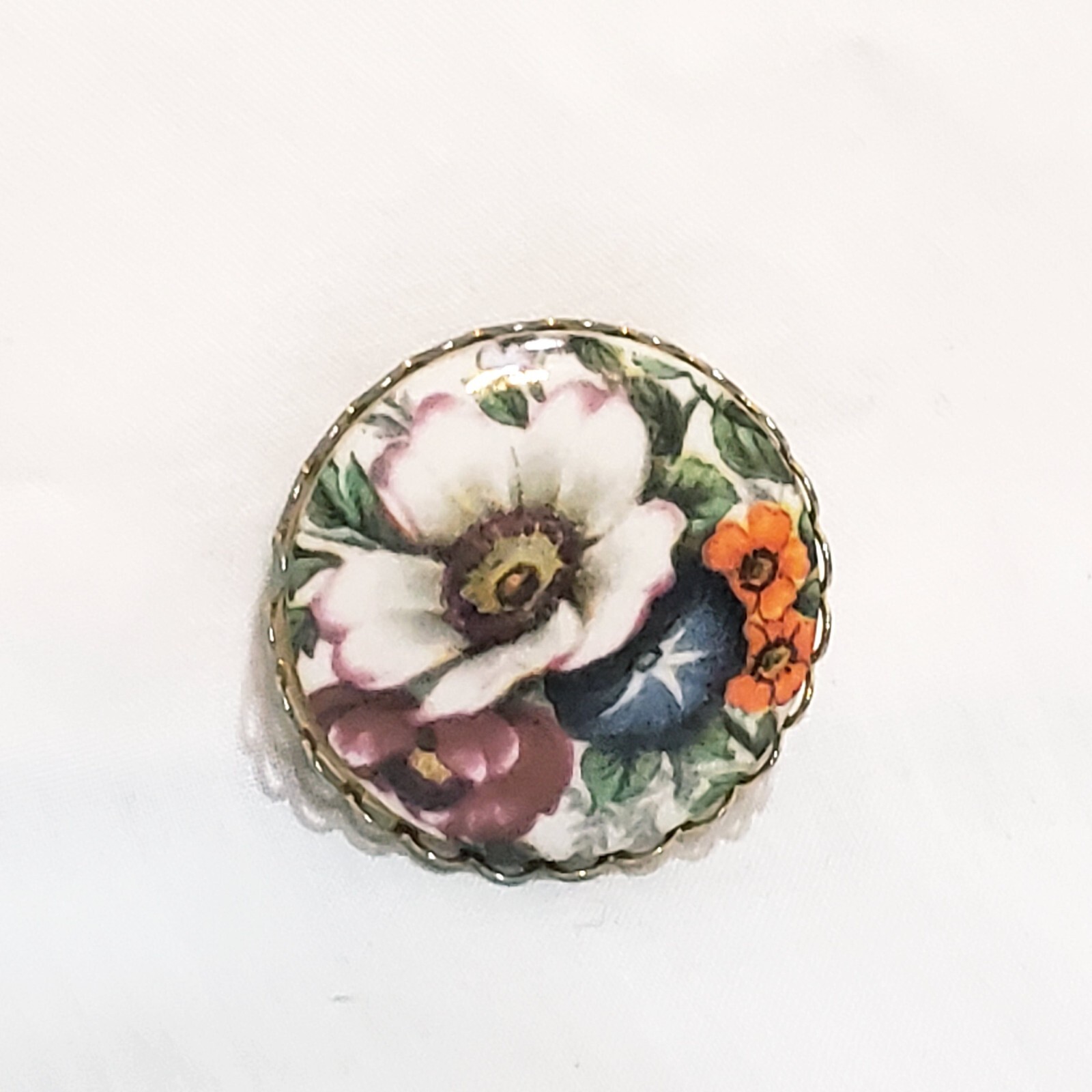 Porcelain Flowers Painted Brooch Pin Vintage Gold Tone 1″ Morning Glory Poppy