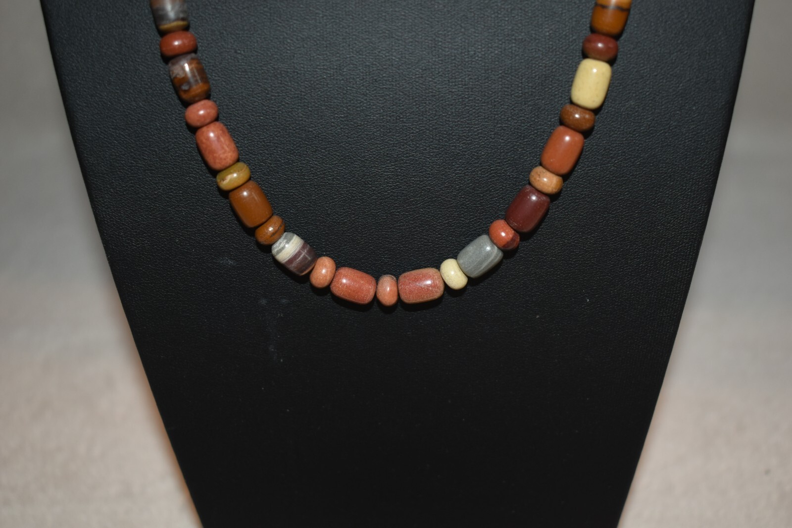 VINTAGE NATURAL STONE NECKLACE 21″ EARTHTONES