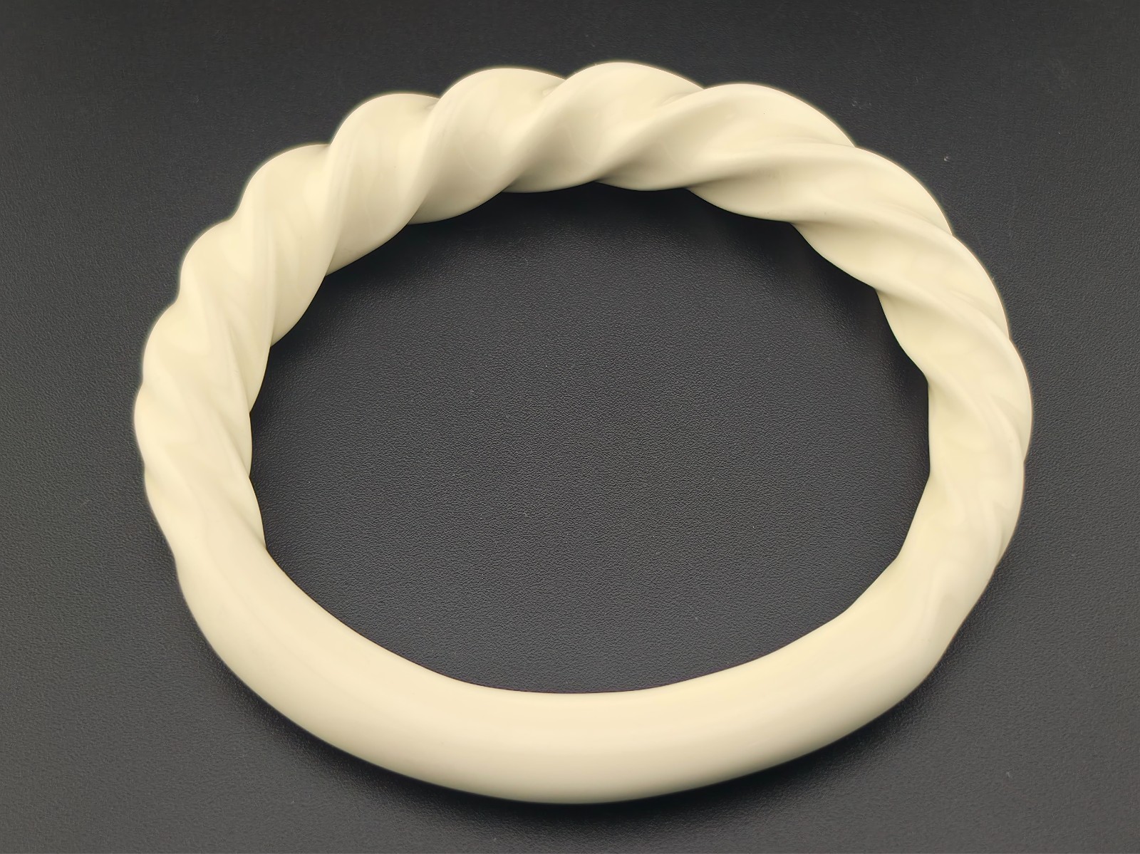 Unusual Chunky Vintage Off White Twisted Bangle 7″ Bracelet
