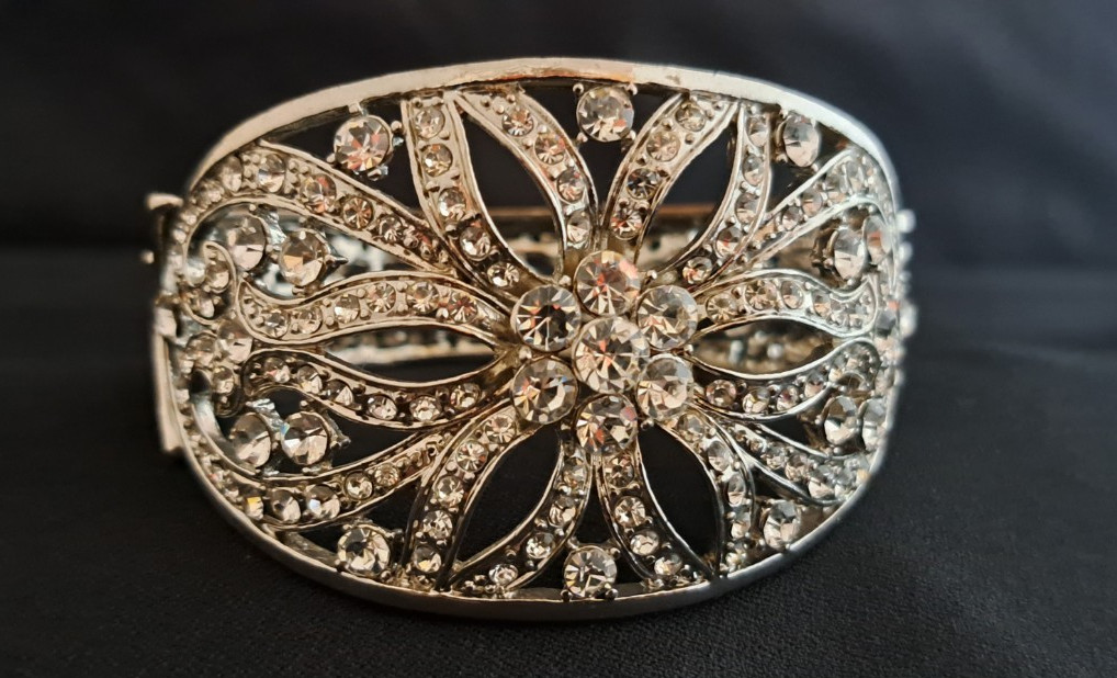 Chunky Open Work Clear Rhinestone Silver Tone Ornate Hinged Bangle Bracelet