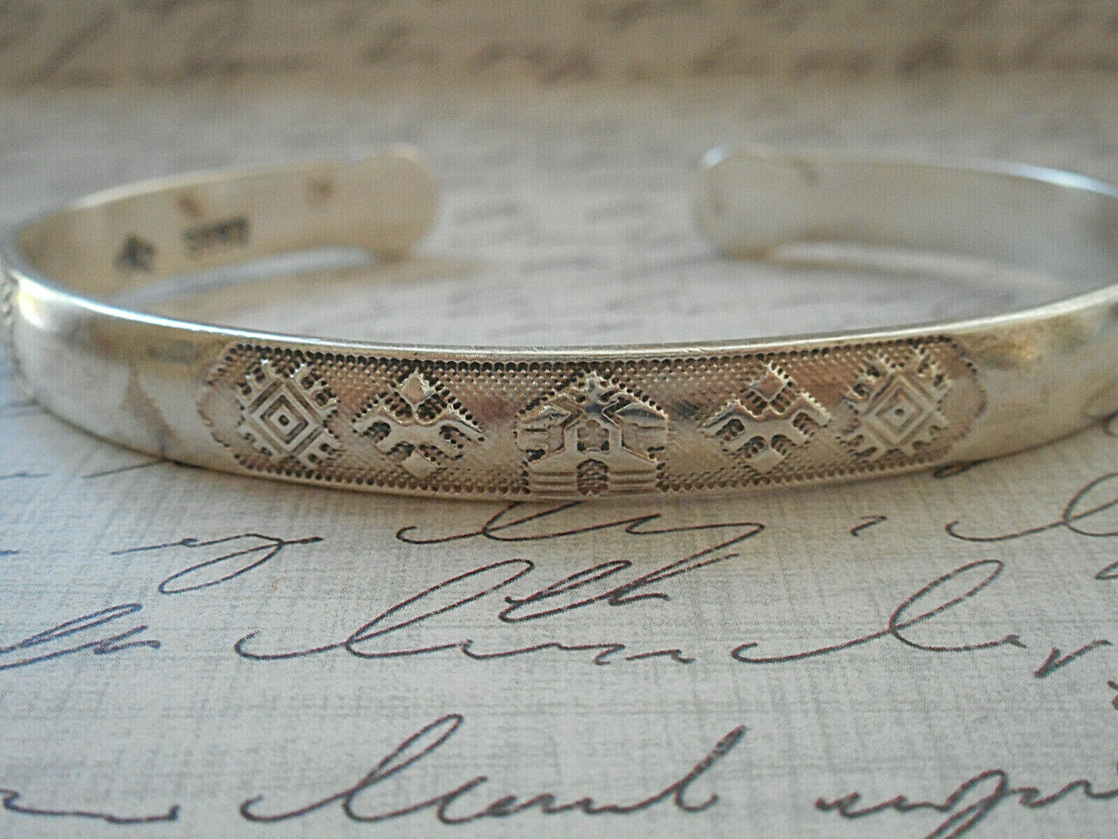 Vintage Sterling 990 Picto Hallmark Picto Stamped Design Cuff Bracelet A85VR