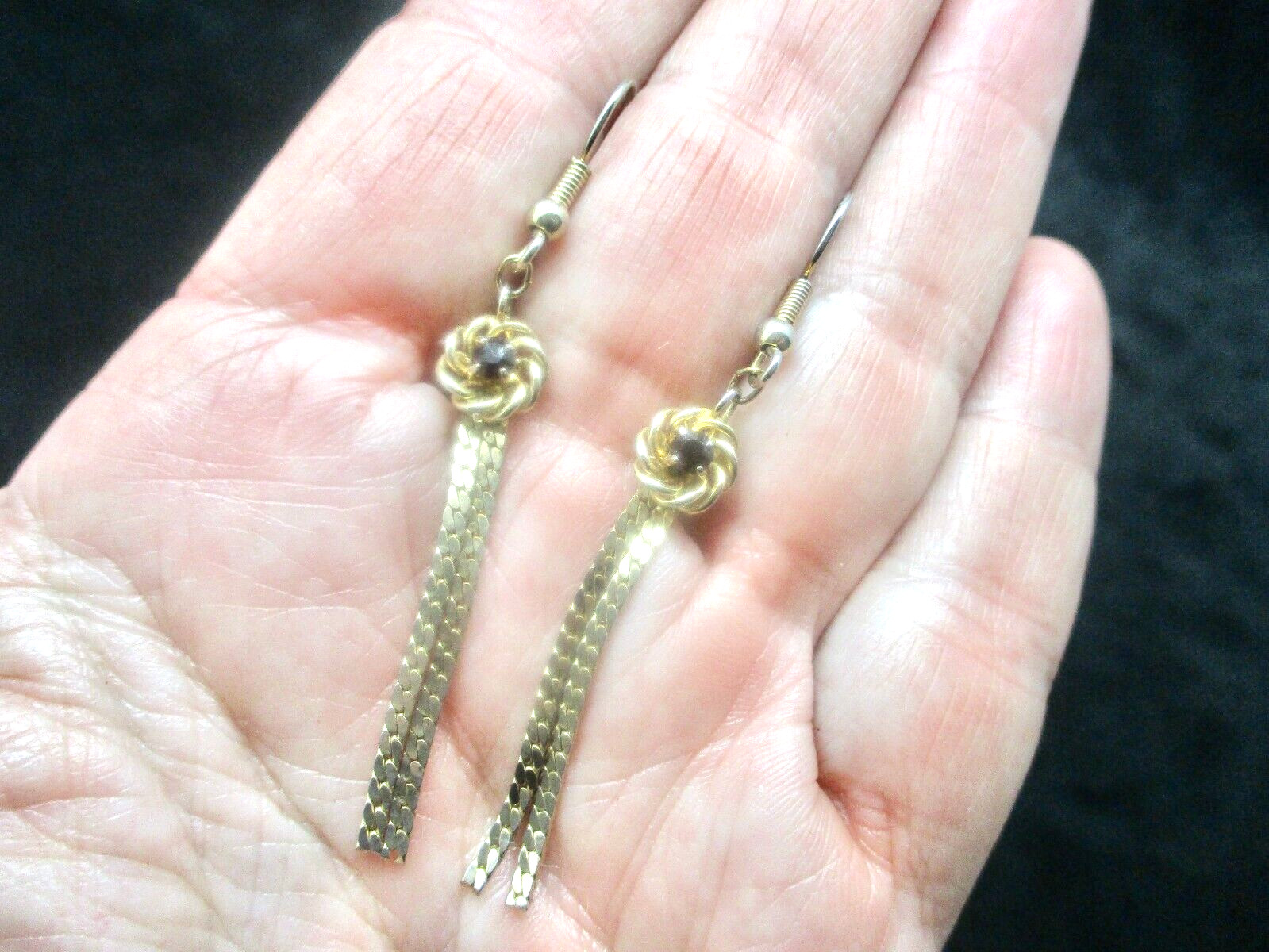 Vintage 1980’s Gold Tone Double “S” Chain Dangle w/Purple Stone