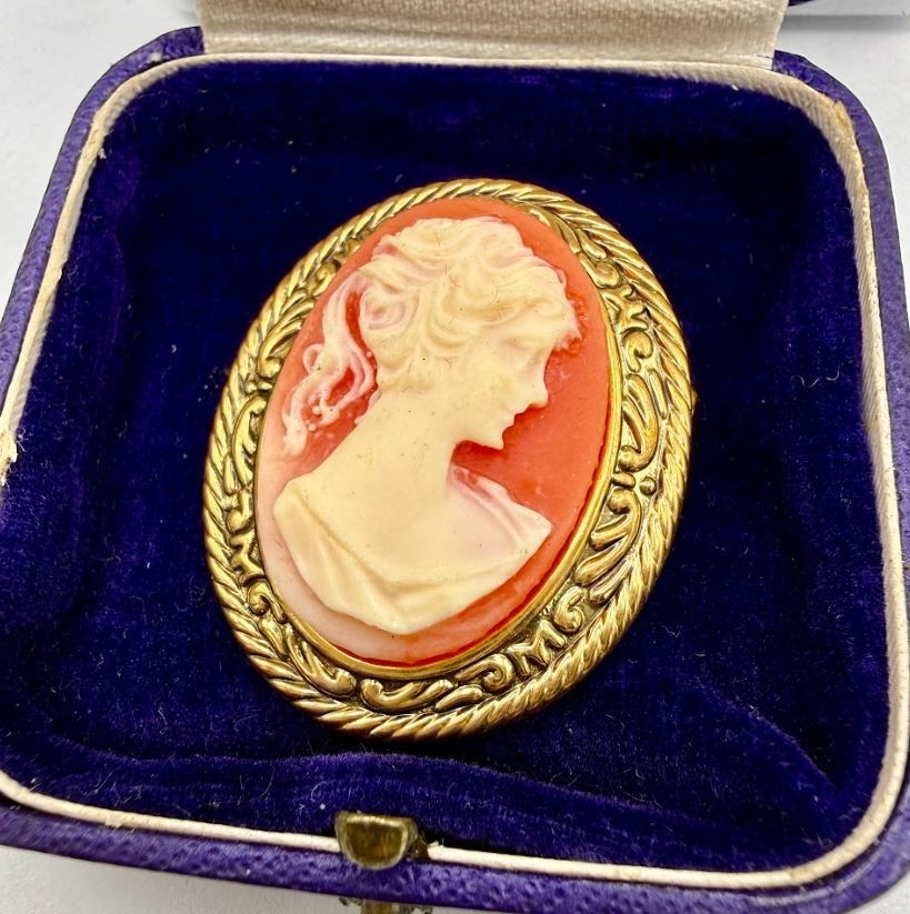 Vintage Gold-Tone Portrait Oval Cameo Rollover Safety Clasp