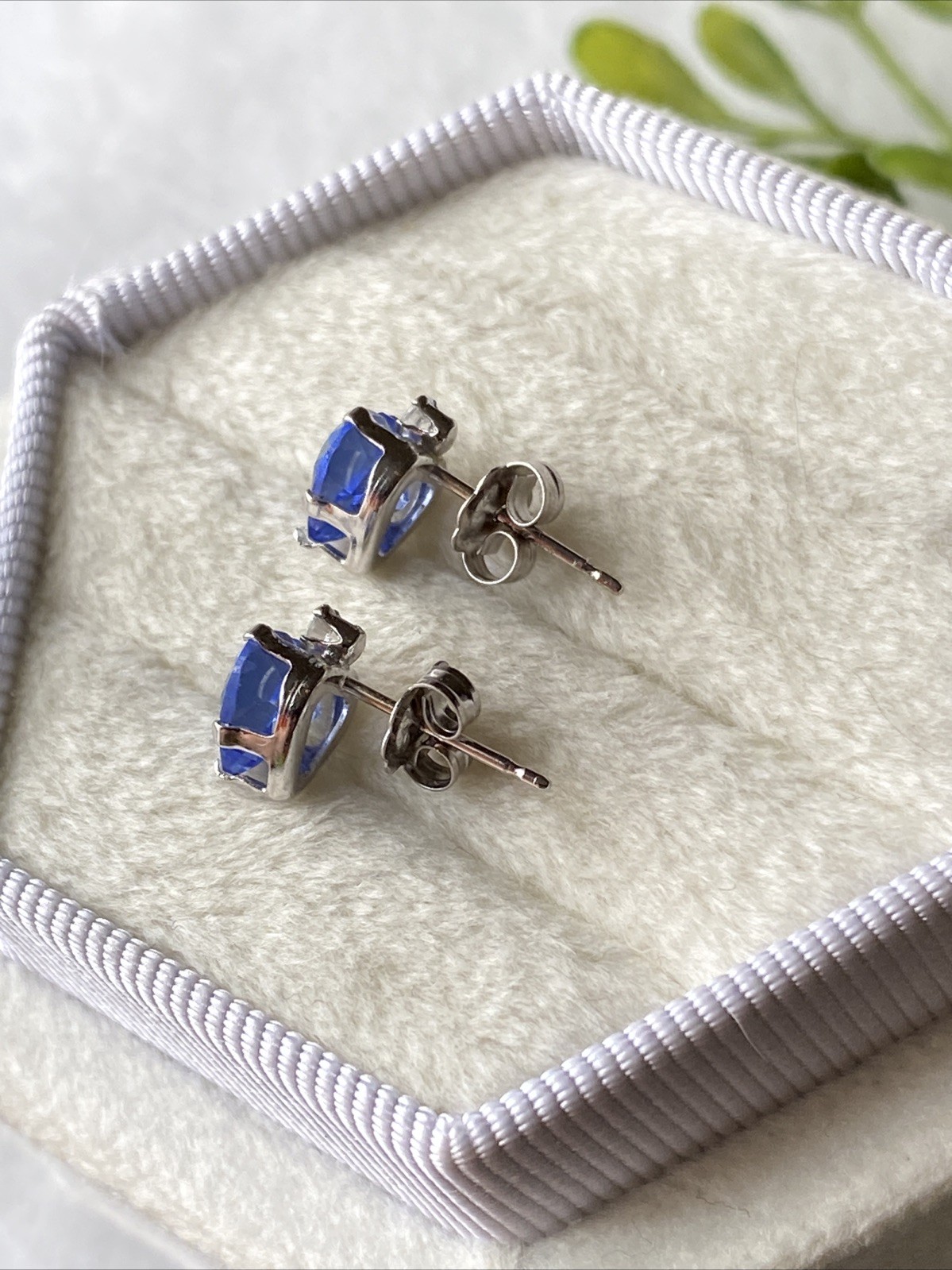 QVC Y2k Hearts 10k Stud Earrings White Gold Violet Blue Tanzanite 14k Backs