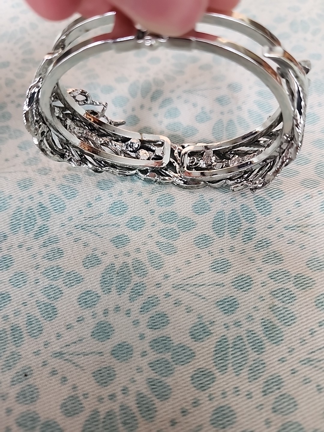 Vintage Silver Toned Hinged Bangle Bracelet Floral/Leaf Motif MCM