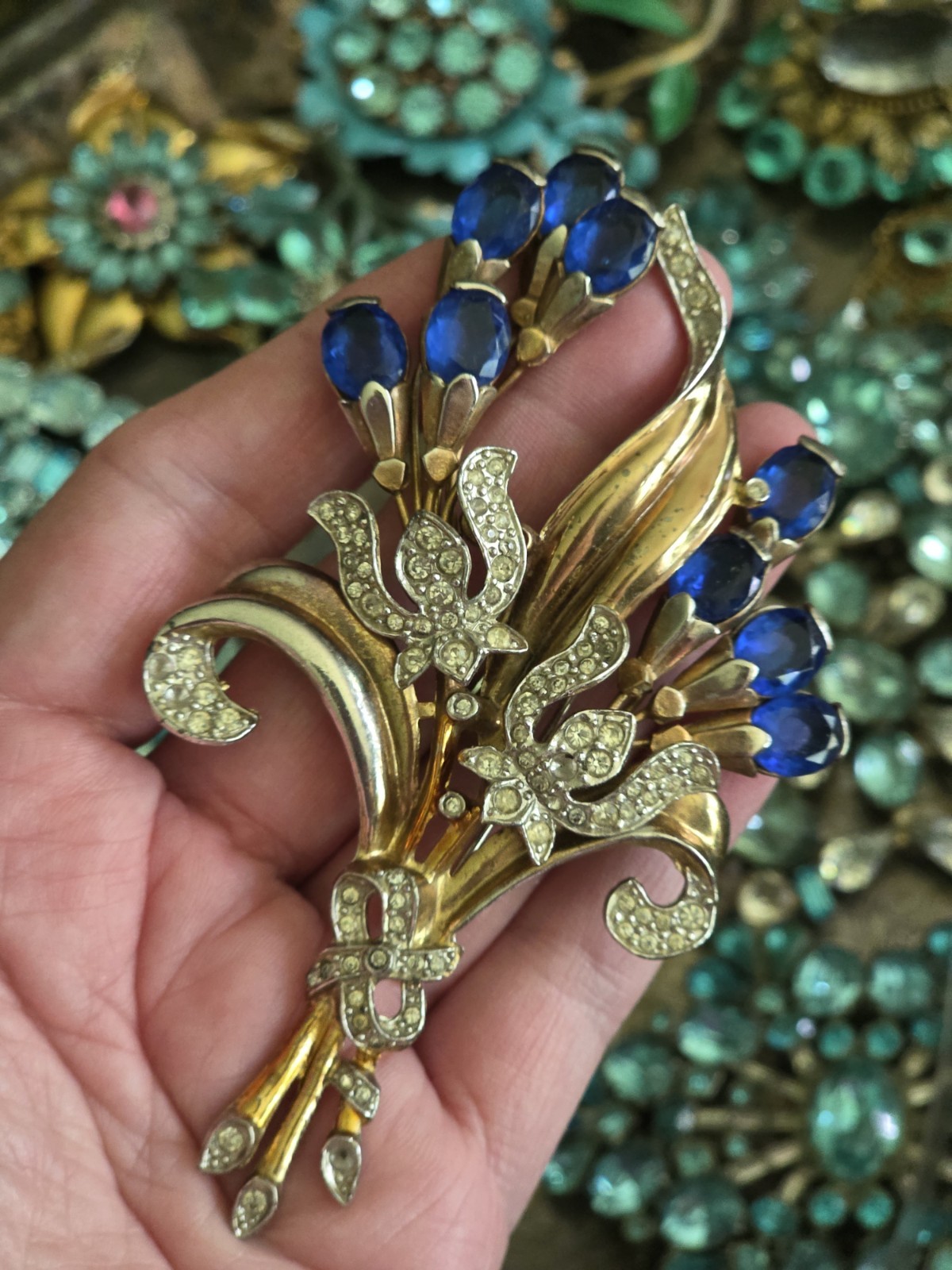 Deco Goldtone Spray Brooch