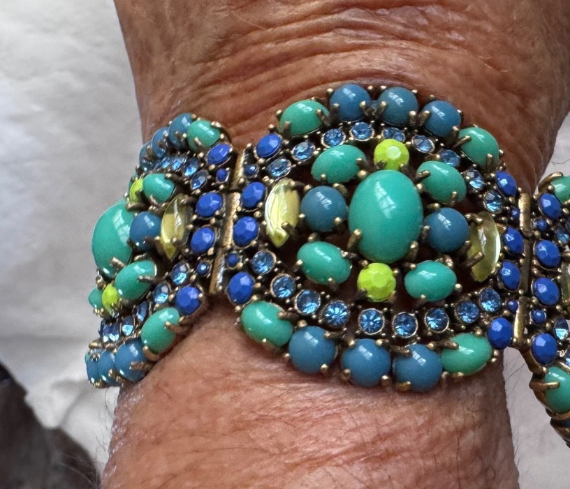 Stella & Dot Bracelet Sardinia Cabochon Blue Turquoise Stones signed 6.5″