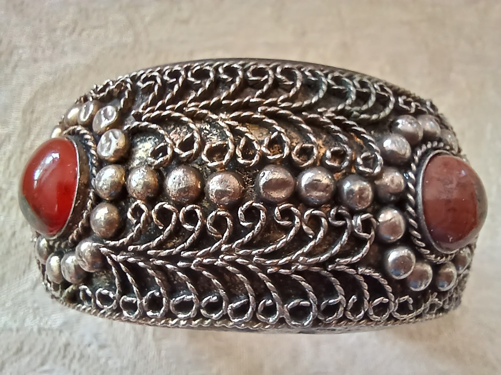 Vtg Silver Tone Metal Filigree Cuff Bracelet with Carnelian Red Stone Medieval
