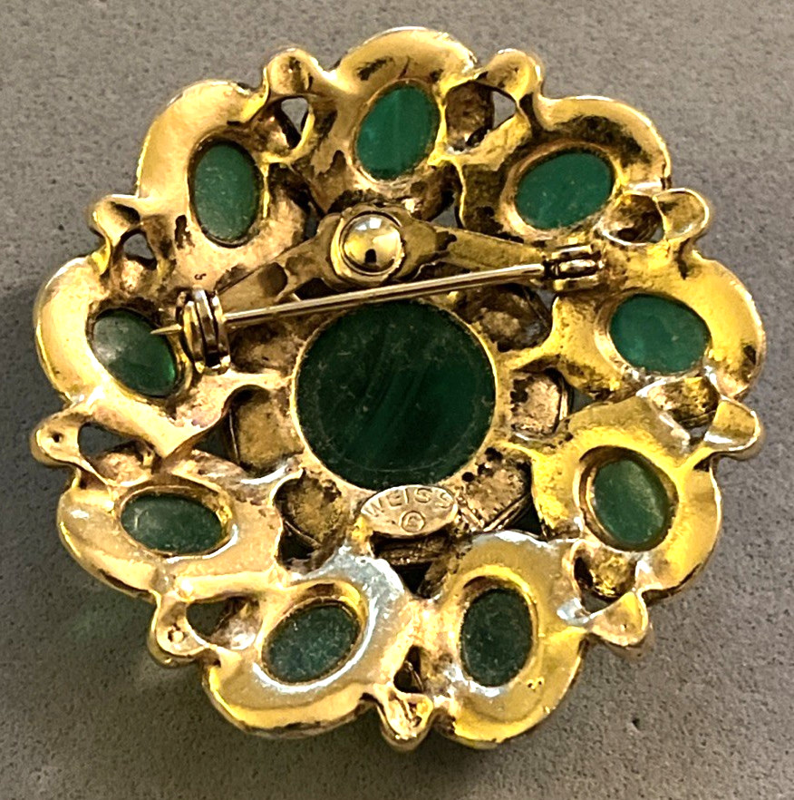 Vintage & Mint WEISS Green Gripoix Glass Cabochon Gold Tone Pin Brooch
