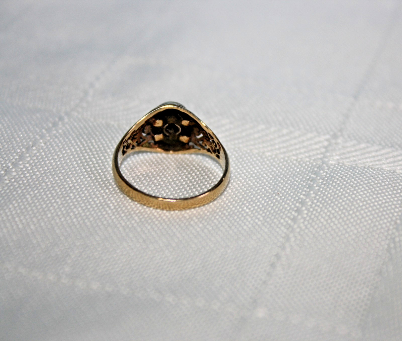 Vintage 10k Yellow Gold Filigree Black Onyx Diamond Accent Ring Sz 5.75
