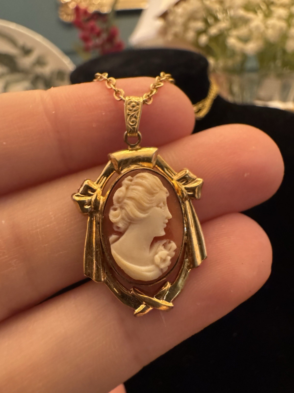 Vintage Carved Shell Cameo Pendant–Gold Filled Setting (1930s–1950s)