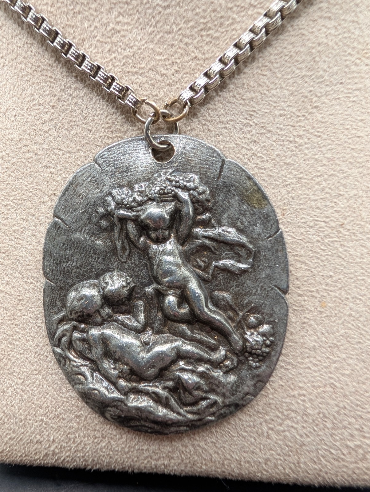 Vintage Scenic Cherub Silver Metal Pendant Necklace 20″
