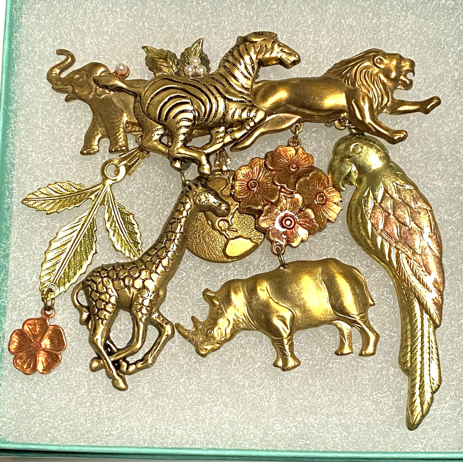 Vintage Lovely Safari Animal Dangling Brooch