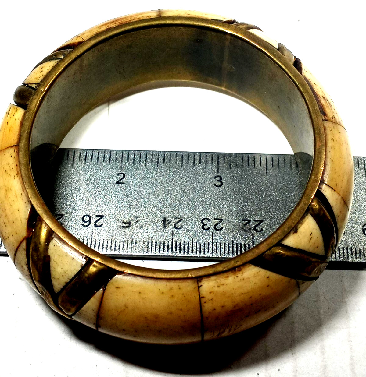Vintage Lovely Ivory and Gold Color Fat marble look Bangle Bracelet