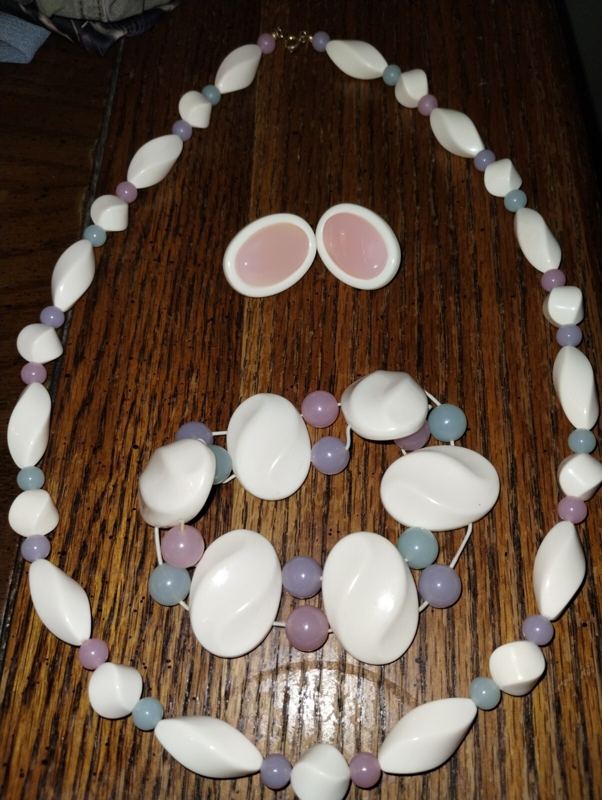 VINTAGE Lucite Parure Cream White & Pastel Pink,Purple,Green W/Bracelet&Earring