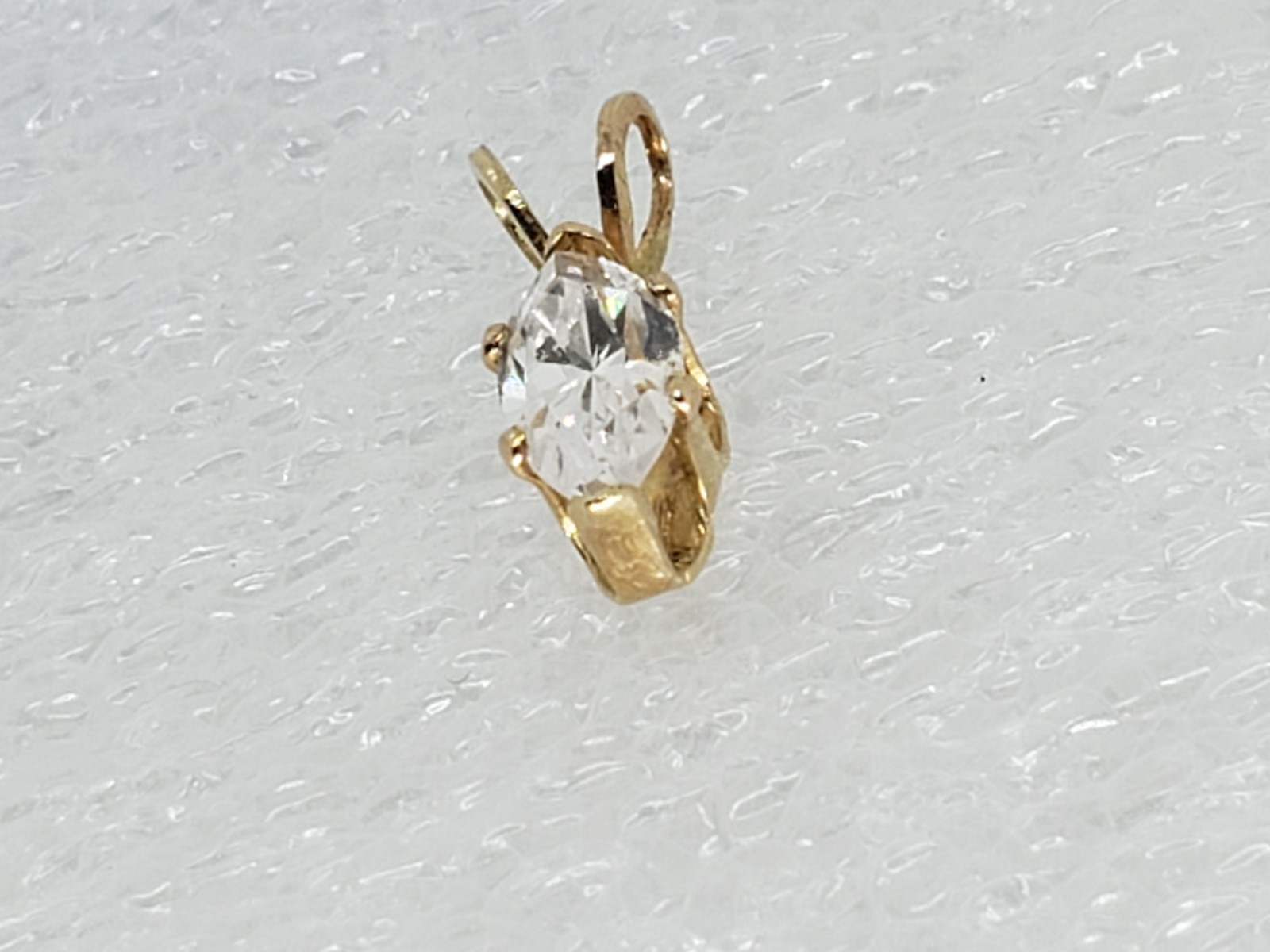 Vintage Pretty 14K Yellow Gold Marquise CZ Navette Solitaire Pendant – 0.35 tcw