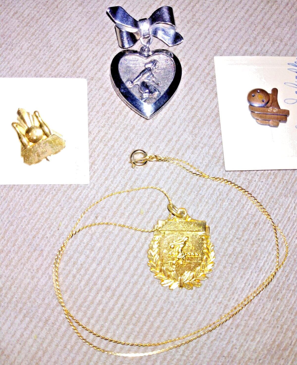 VTG 60s 70s 80s BOWLING LADIES BROOCH 3D GOLD EP NECKLACE PENDANT +2 PINS BRONZE