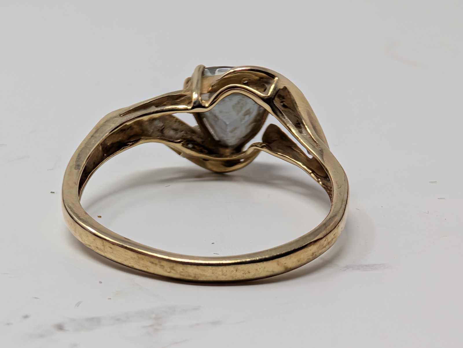 Vintage 10K Yellow Gold Trillion Cut Mystic Topaz Diamond Ring 2 Grams, SZ 6.5