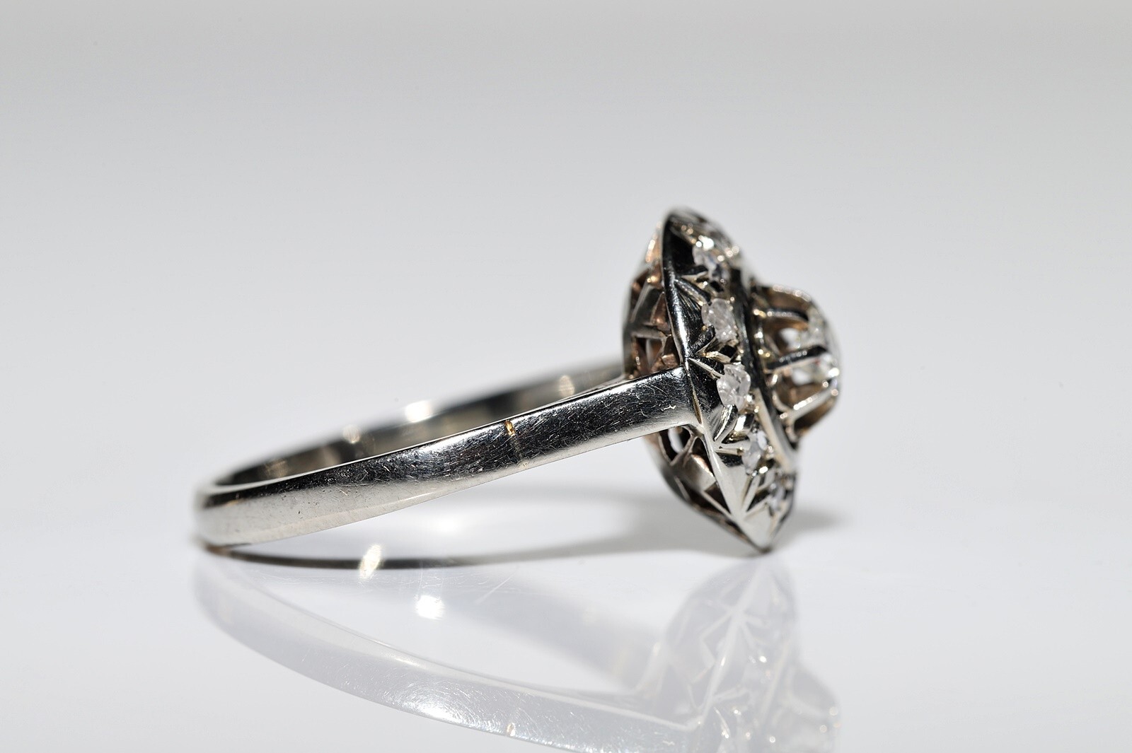 Antique Circa 1920s 18k Gold Natural Diamond Decorated Ring
