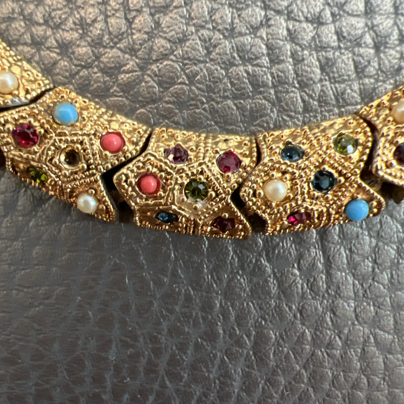 VTG Multicolor Stone Choker Necklace 64 Grams In Weight Unbranded 17” Long.