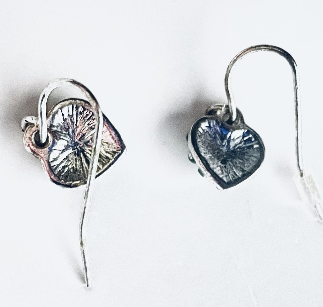 AUTH VTG HEART EARRINGS SMALL SILVER TONE EMERALD GREEN GLASS GEM PAVE DANGLE
