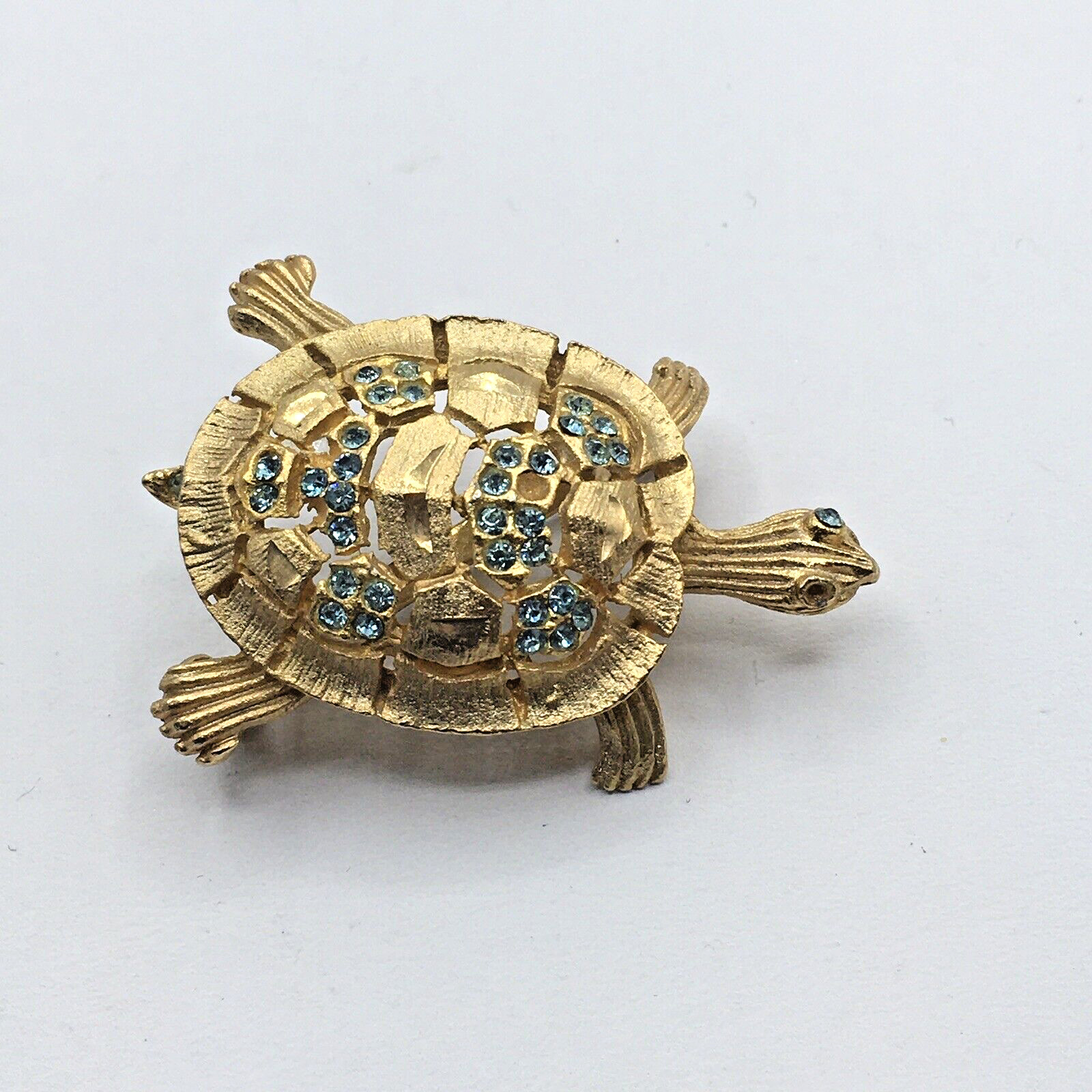 Beautiful Gold Tone Turtle w/ Light Blue Rhinestones Brooch Unsigned