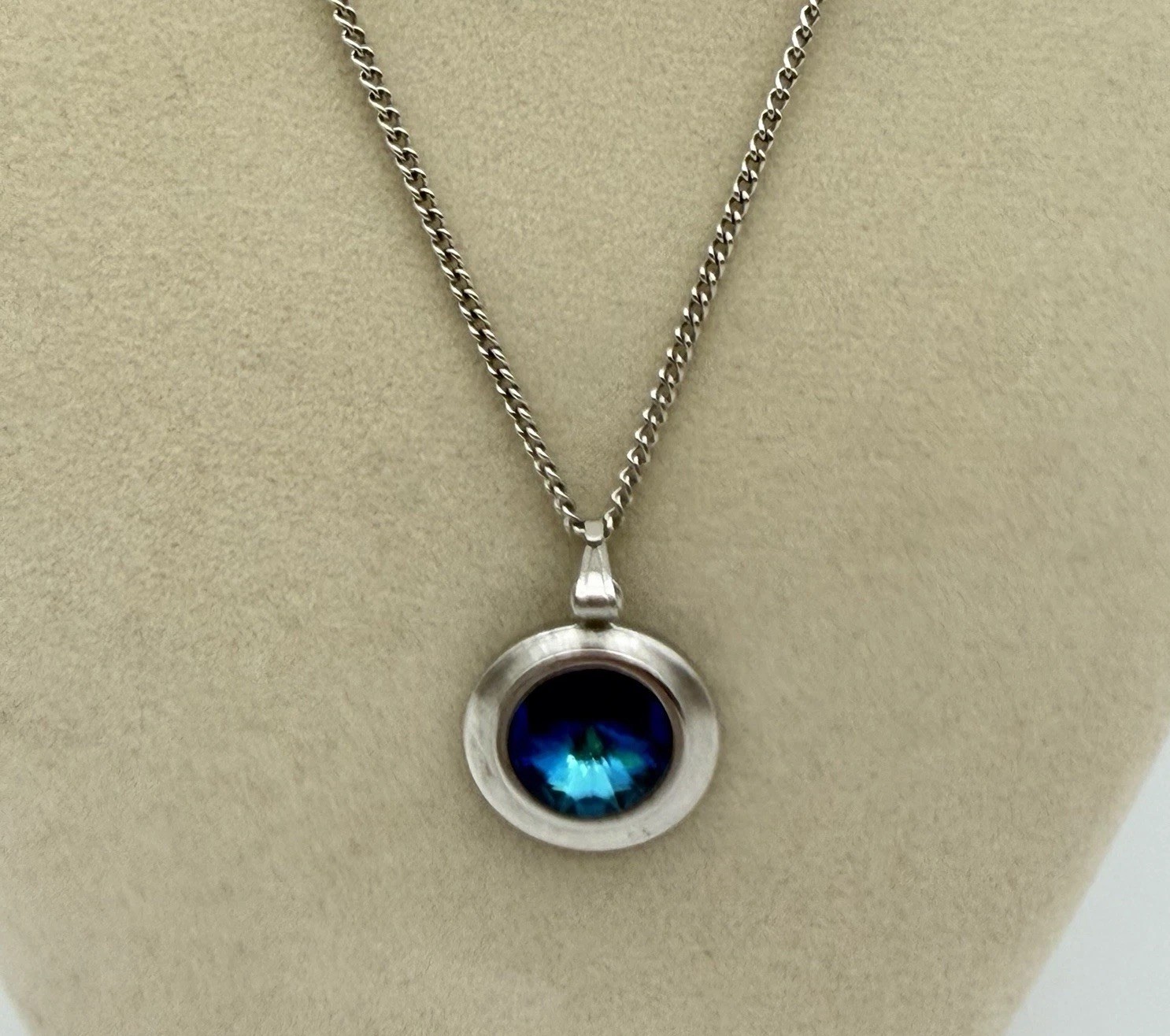 Vintage 1971 Sarah Coventry Liquid Lights Blue Rivoli Pendant Necklace