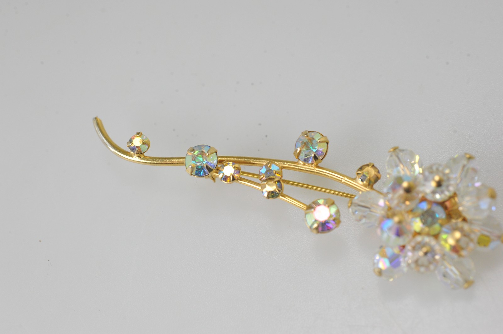 Vintage Brooch ab bead rhinestone long stem spray daisy flower cluster SB3