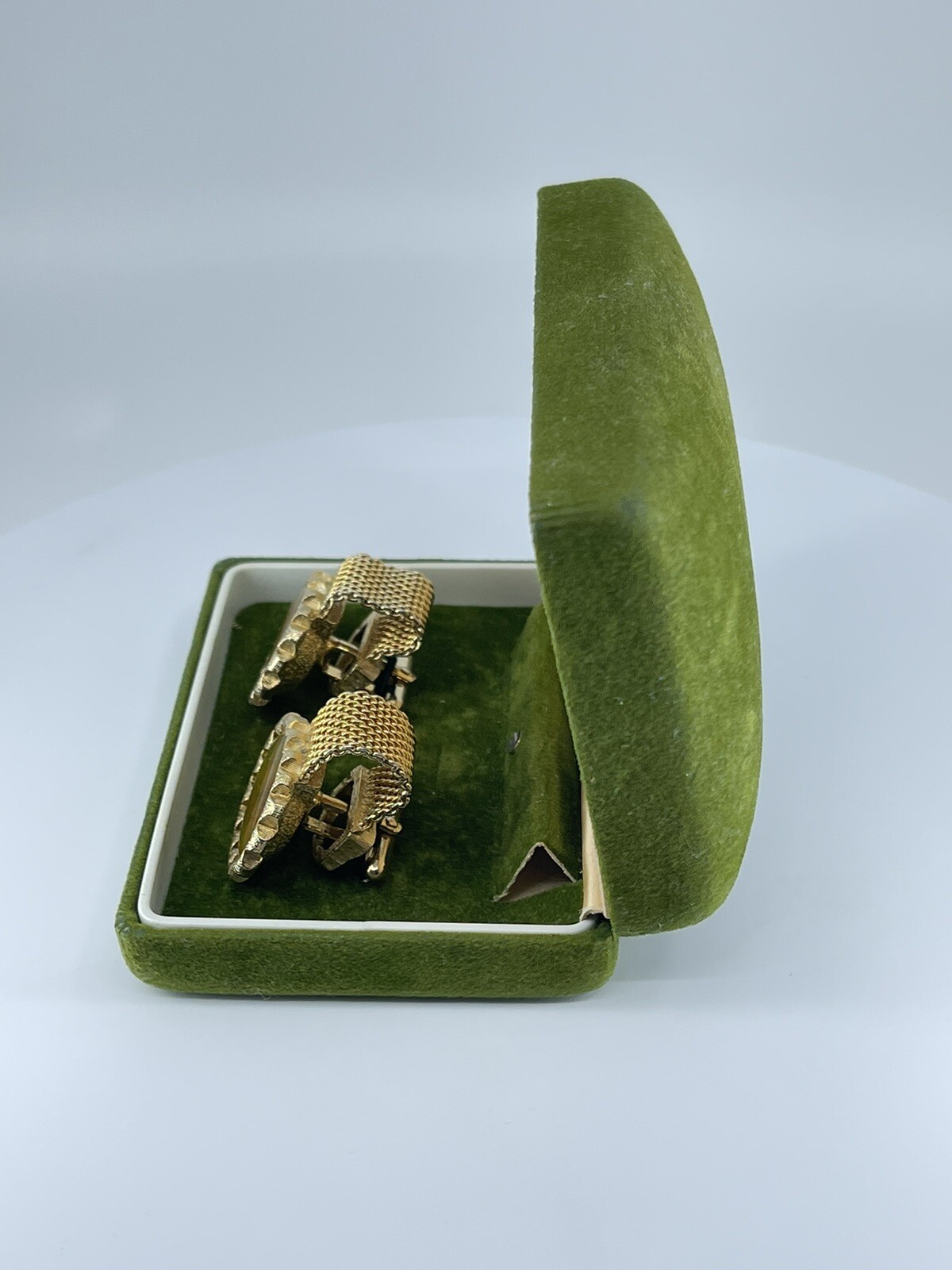 Swank Wrap Cufflinks oval green and brown resin Ruffled edge design
