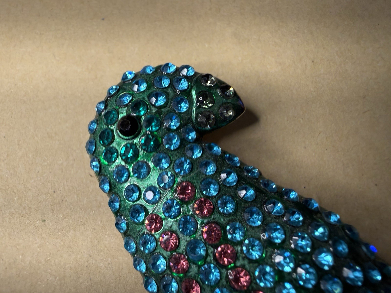 Unsigned Vintage Style Rhinestone Parrot Brooch Large Tropical Bird Pin 5.25”