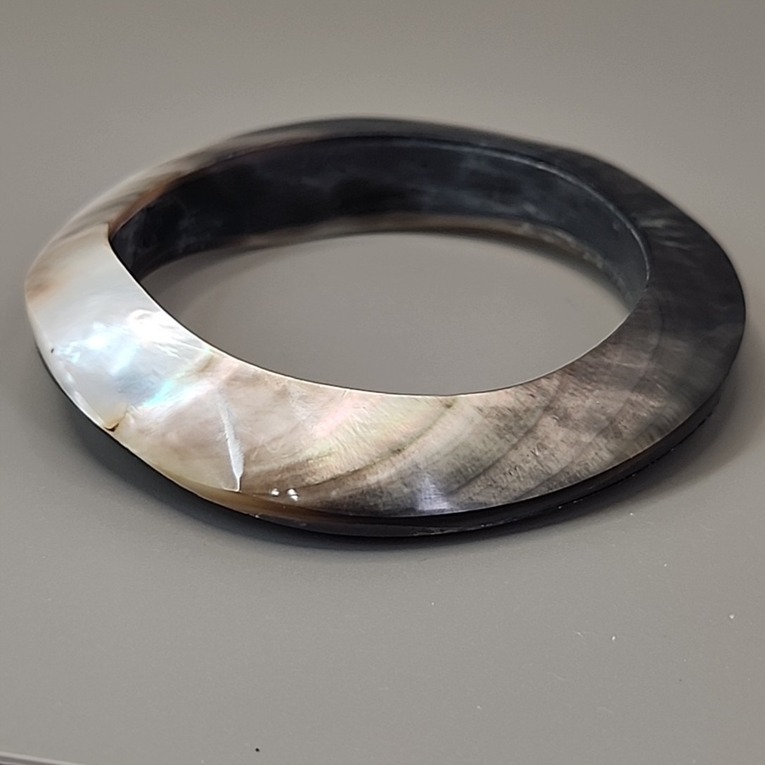 Vintage Mother of Pearl Bangle Bracelet Brown White Variation Asymmetrical 8.25″