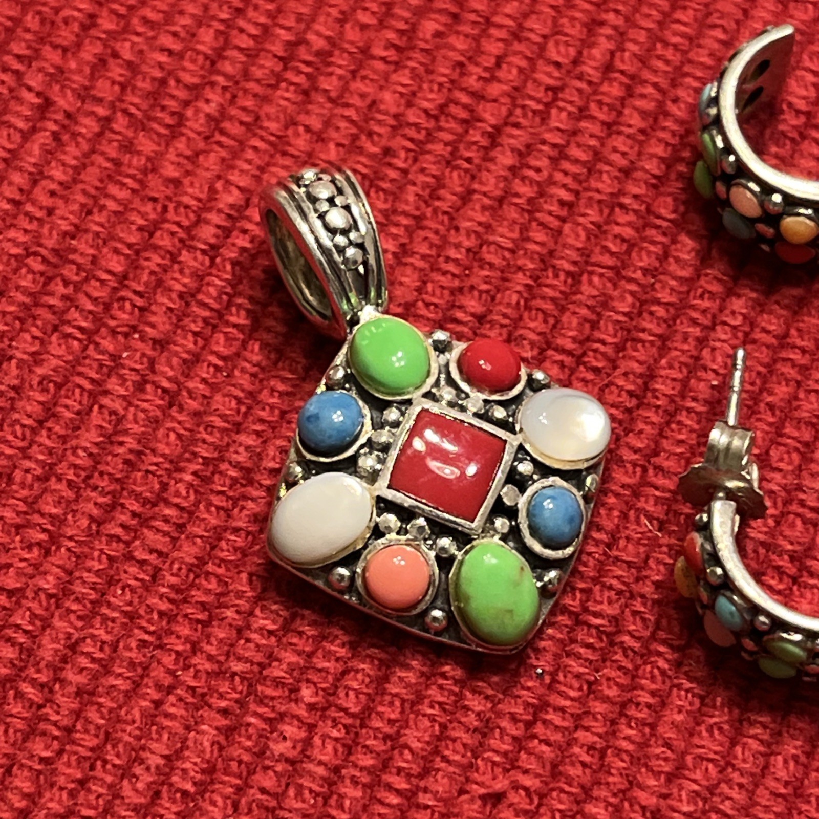 925 SILVER EARRINGS AND MATCHING PENDANT WITH GEMSTONES 9 GRAMS