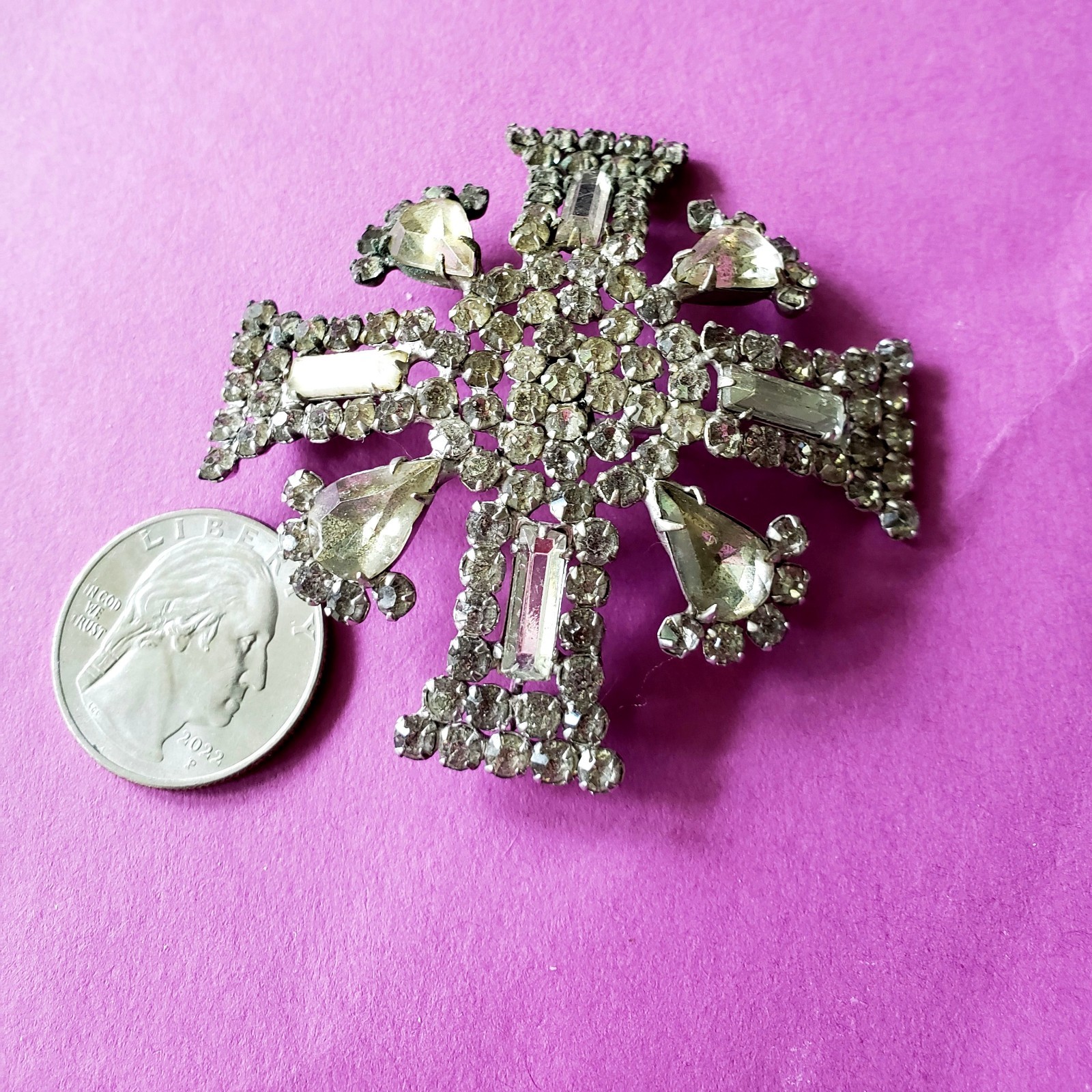 VTG GARNE New York Maltese Cross Prong Set Clear Rhinestone 2.5″ Pot Metal FAB**