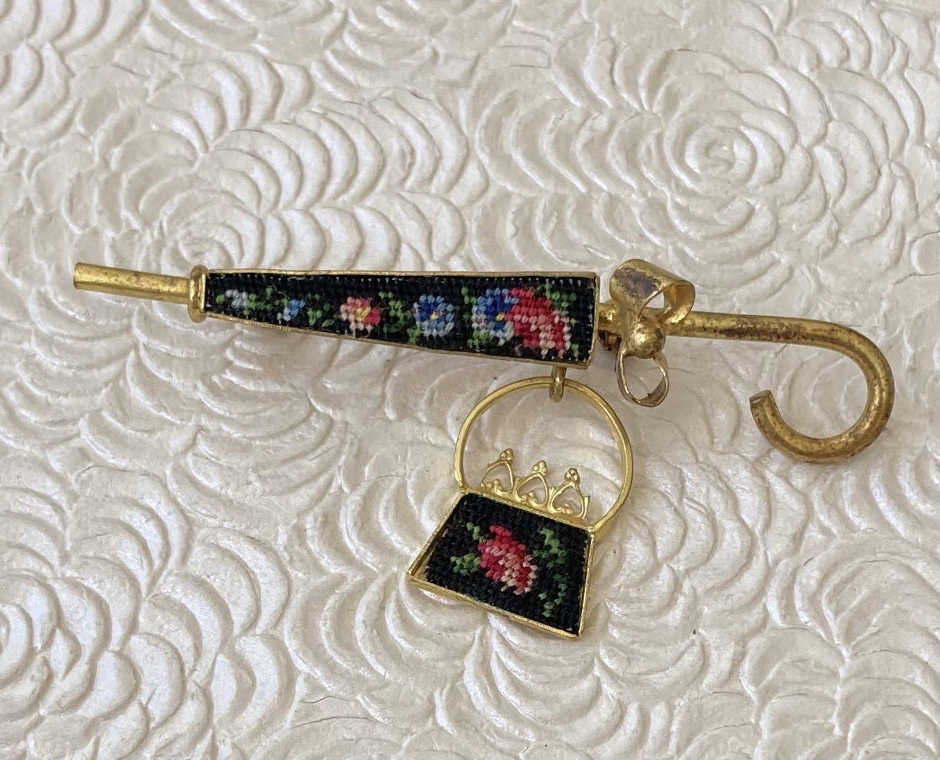 Vintage needlepoint umbrella w/ dangle purse brooch pin