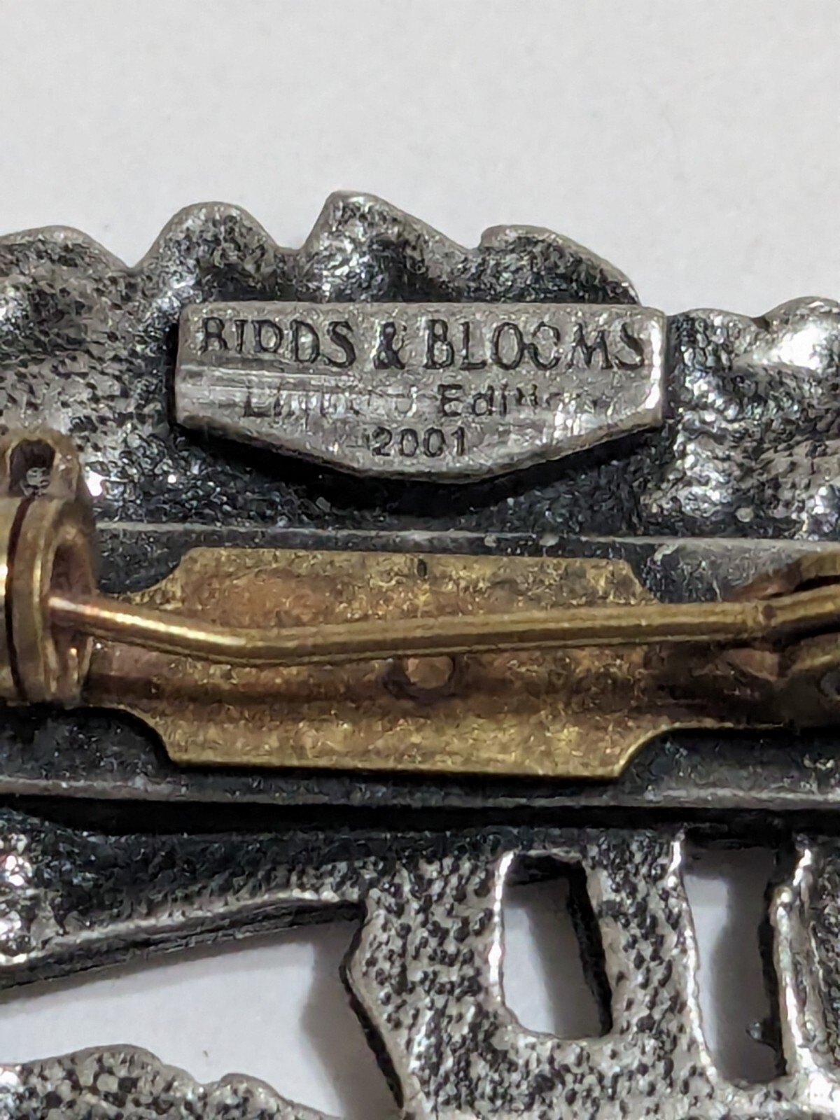 Birds & Blooms Limited Edition 2001 Pewter Wheelbarrow & Flowers Brooch/Pin. 1″.
