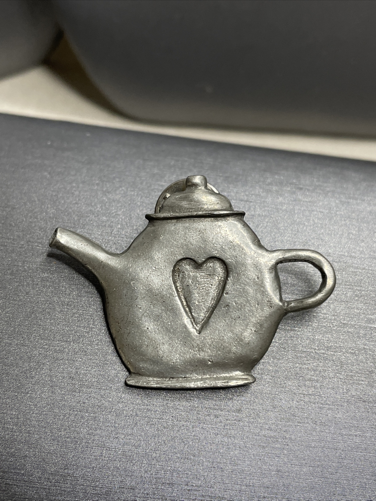 Barker 1996 Genuine Pewter USA Teapot almost 2” in length collector pin