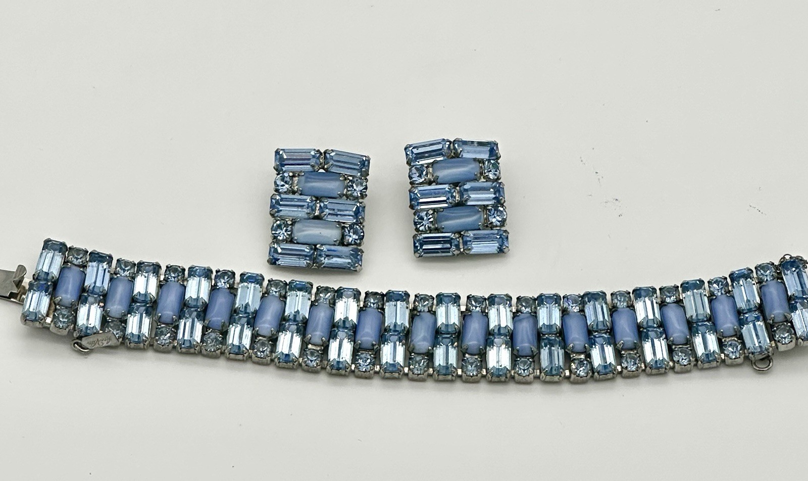 Vintage Ann Vien Blue Purple Crystal Rhinestones Bracelet And Earring Set Signed