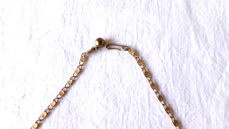 VTG 50’S RED LEAF AB FAUX PEARL 17″ GOLDTONE ADJ CHOKER NECKLACE HOOK CLASP