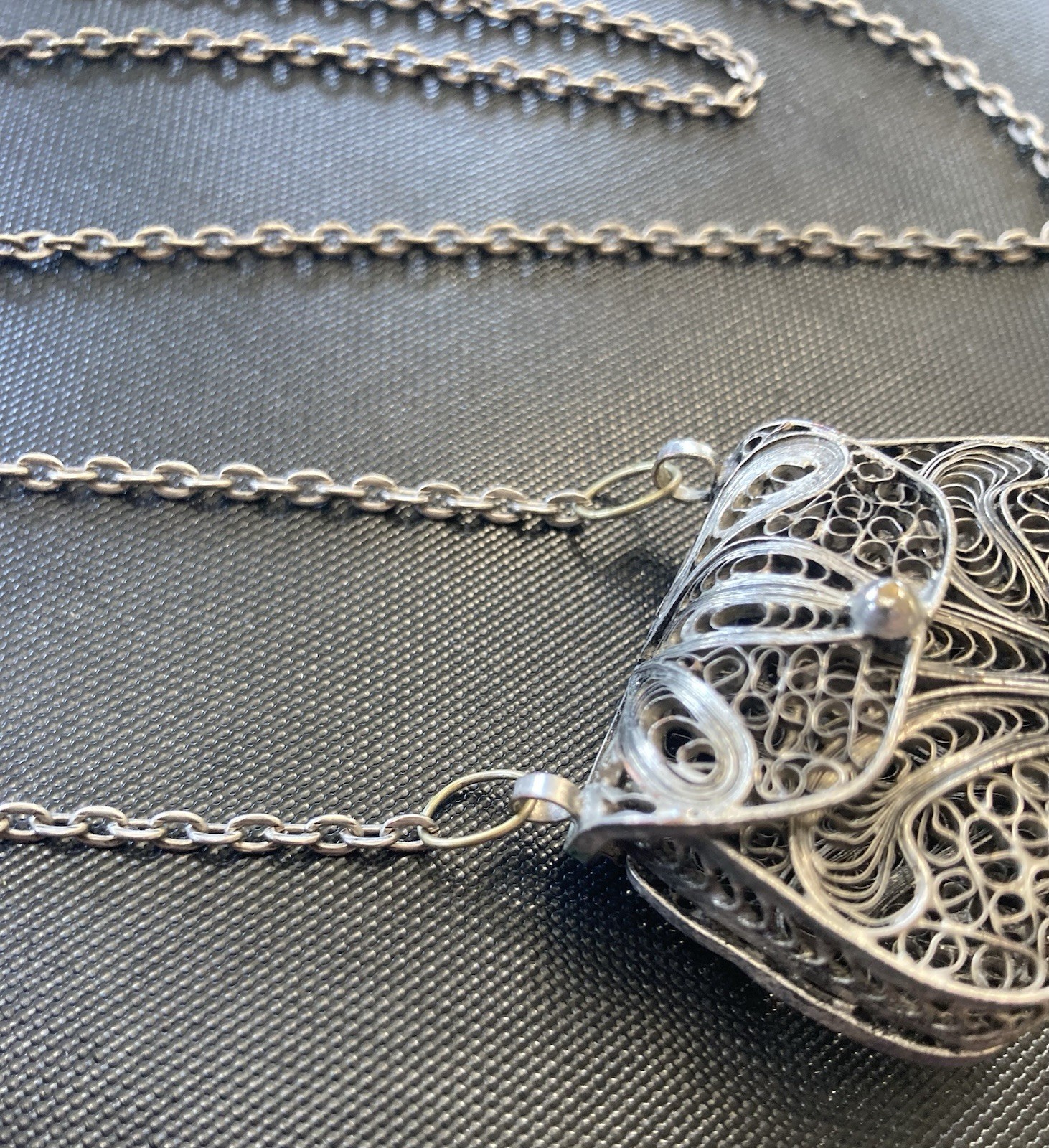 Vintage Silver FILIGREE Purse Necklace 35″ Long Chain Perfume Keepsake Holder