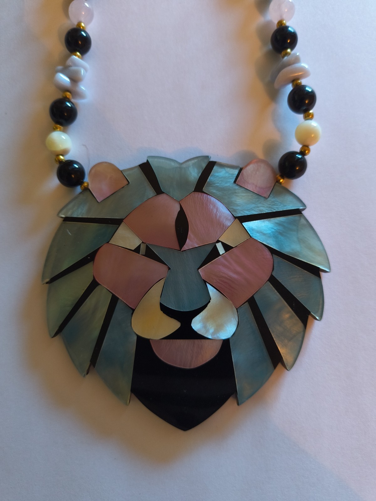 Lee Sands Vintage Mother Of Pearl Lion Head Pendant Necklace Onyx Amethyst Jade