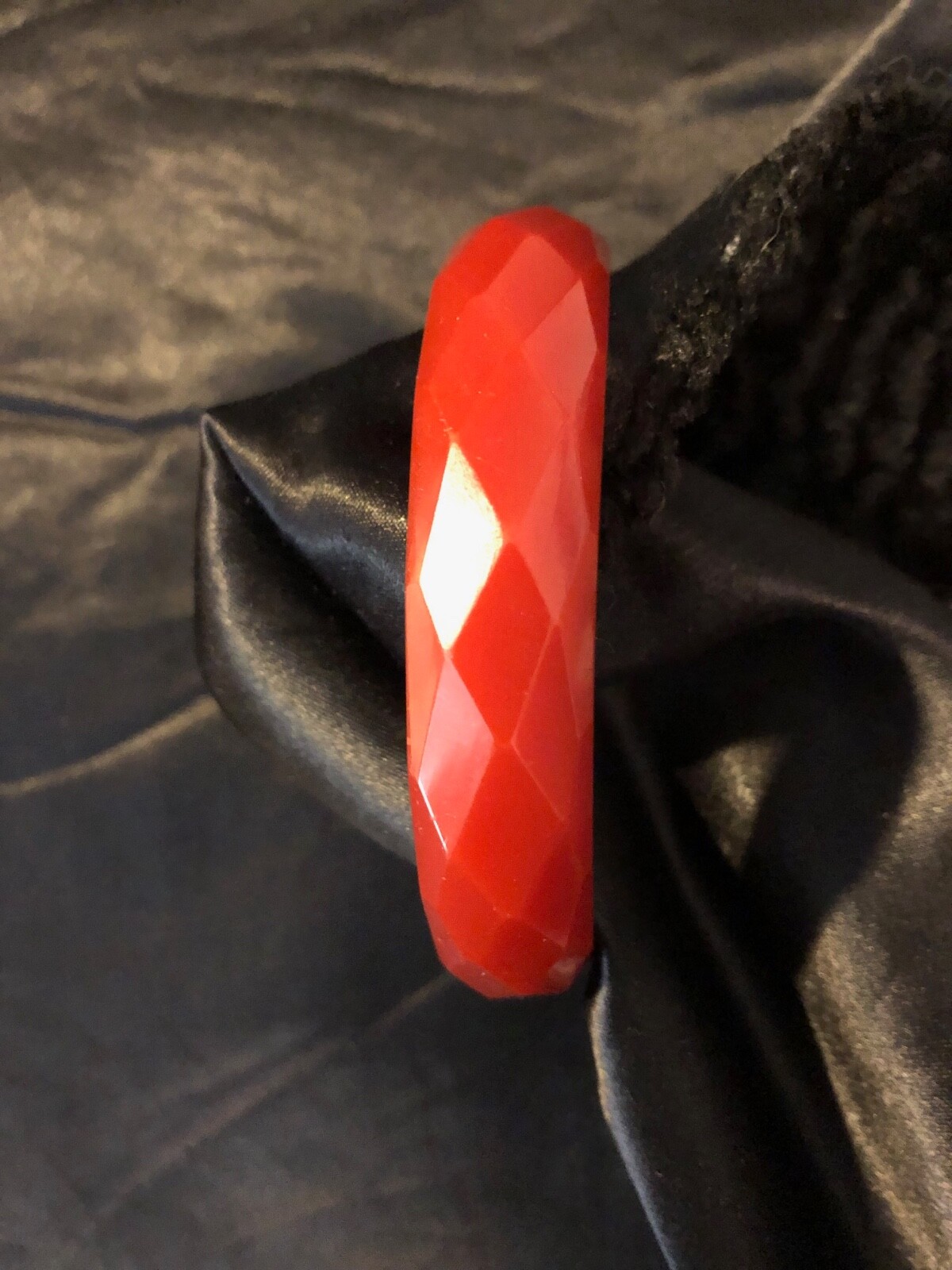 Bracelet. Vintage Lucite Burnt Orange Diamond cut Circa 1958.