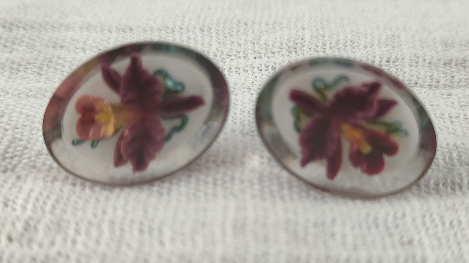 Vintage 1950’s Reversed Carved Screw Post Earrings Lucite Orchid Flower Oval
