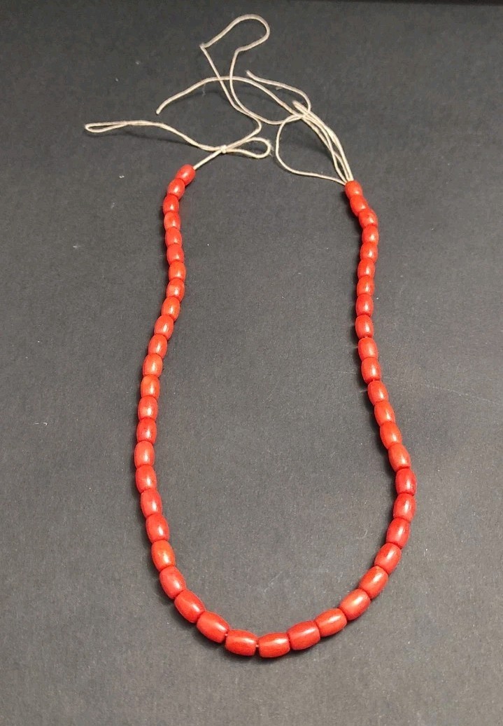 DELIGHTFUL, ANTIQUE, CARVED REAL CORAL BEAD NECKLACE 26,4g