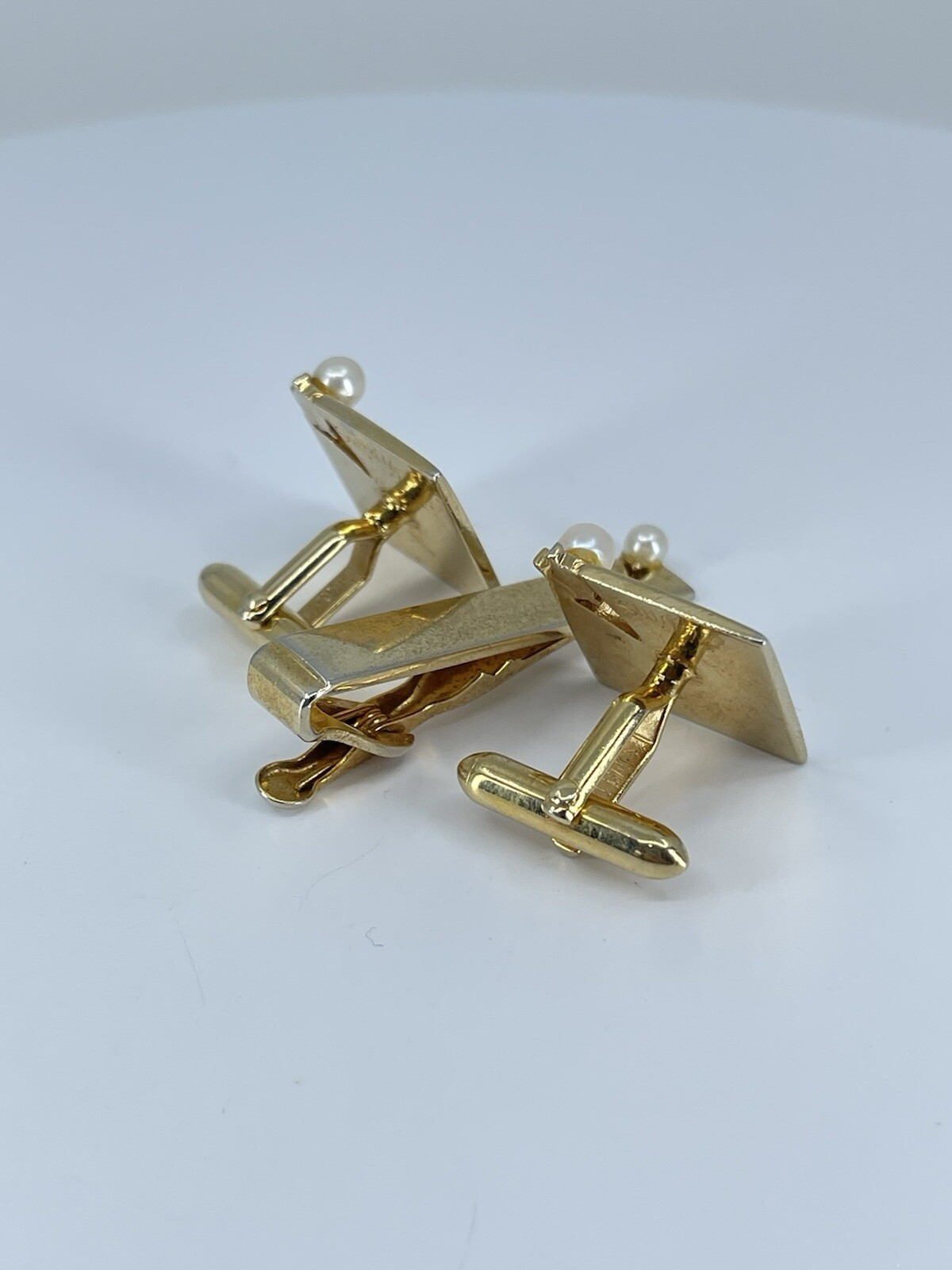 vintage Swank Pearl cufflinks and tie clip bar set square polished gold tone