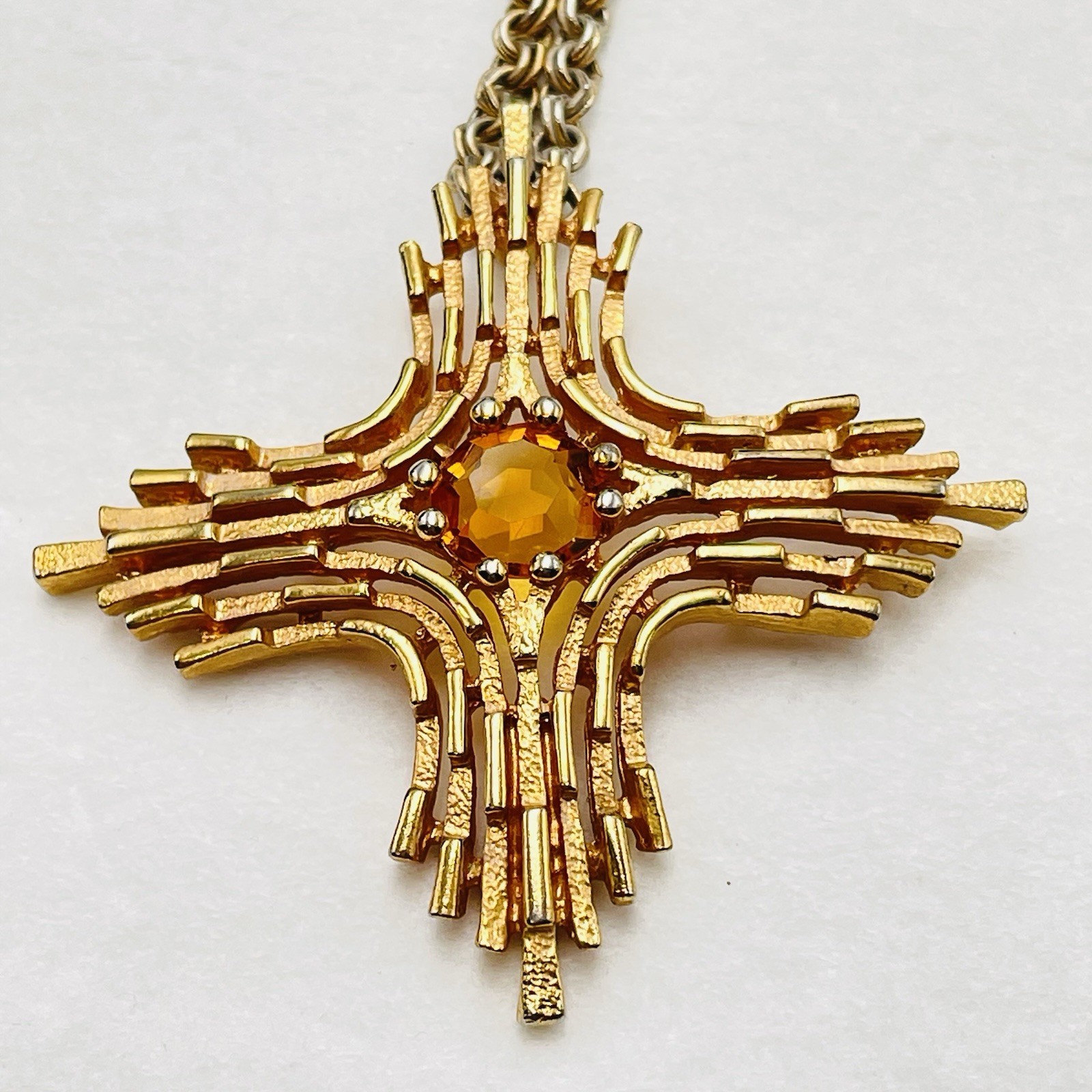 1978 Sarah Coventry Goldtone OMEGA Maltese Cross Rhinestone Pendant 24″ Necklace