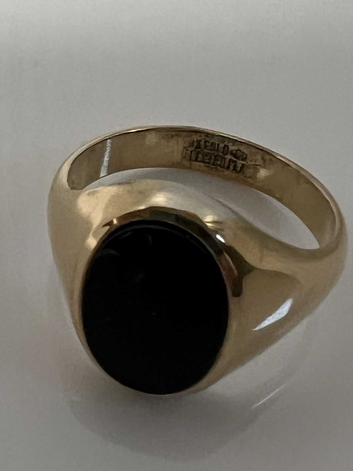 Vintage 18k Gold Electroplated Unisex Signet Ring w Oval Black Stone ~Size 8.5