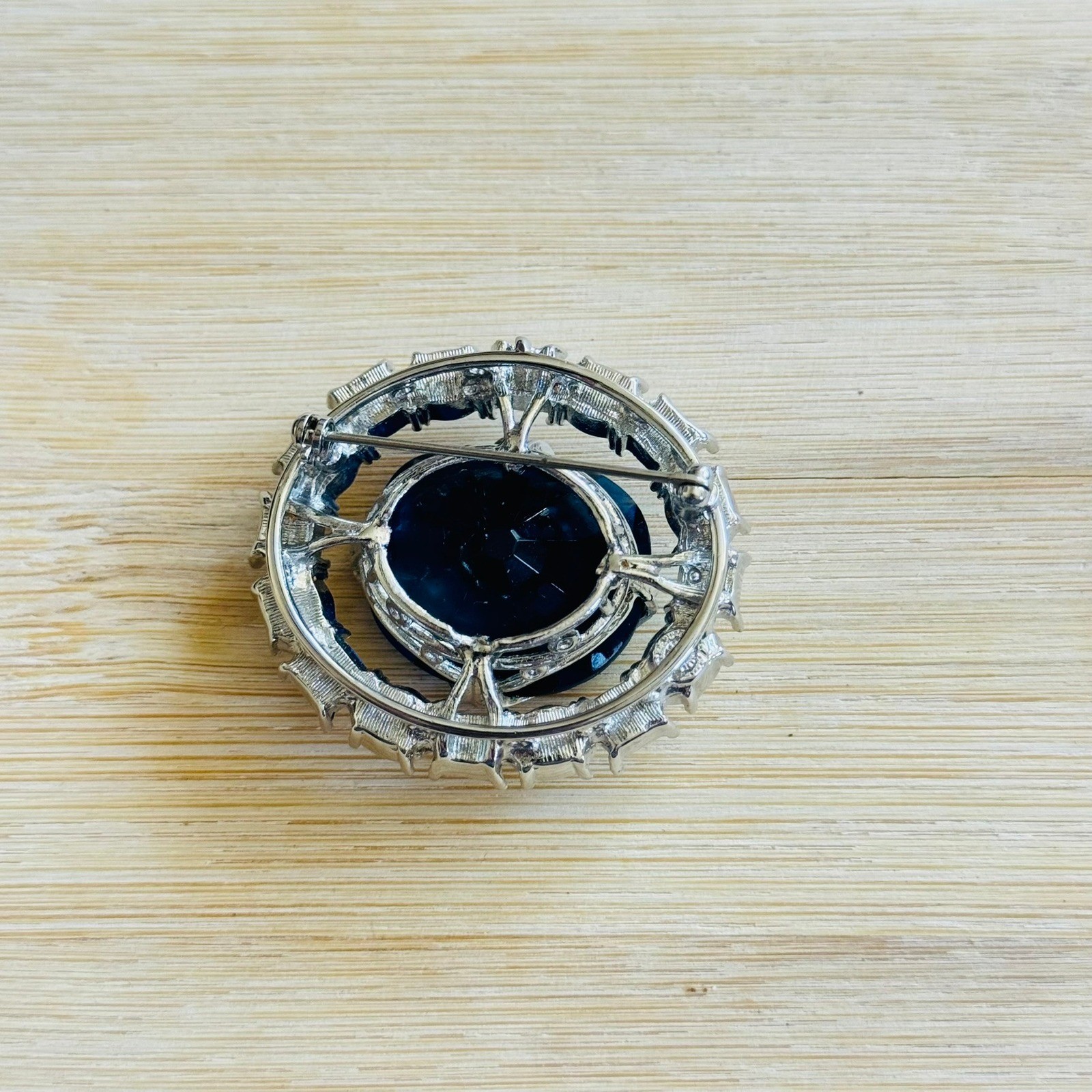 VTG Smithsonian Hope Diamond Replica Brooch Pin Pendant Glass Austrian Crystal