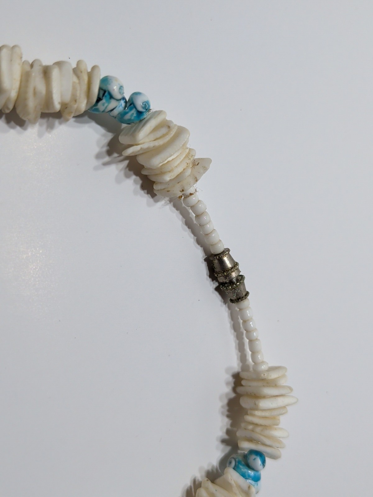 ✨VINTAGE✨ Blue and White Puka Shell and Turquoise Sea shells Necklace 17½ In