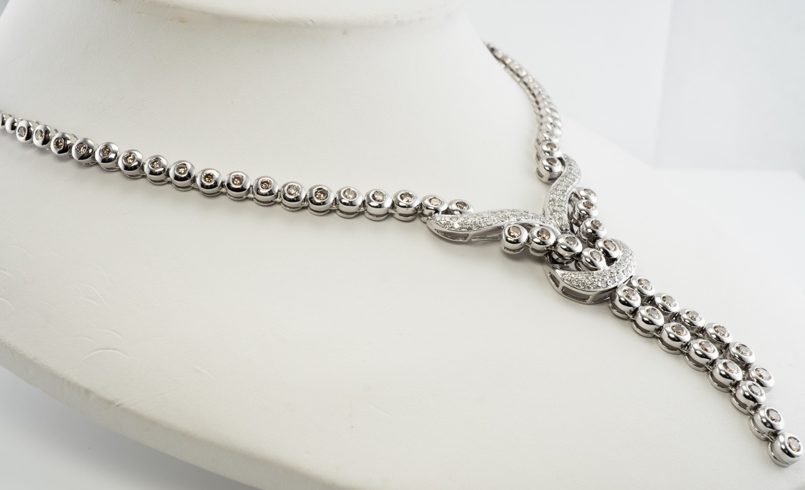 White & Champagne Diamond Necklace 18K Gold 3.84 TDW