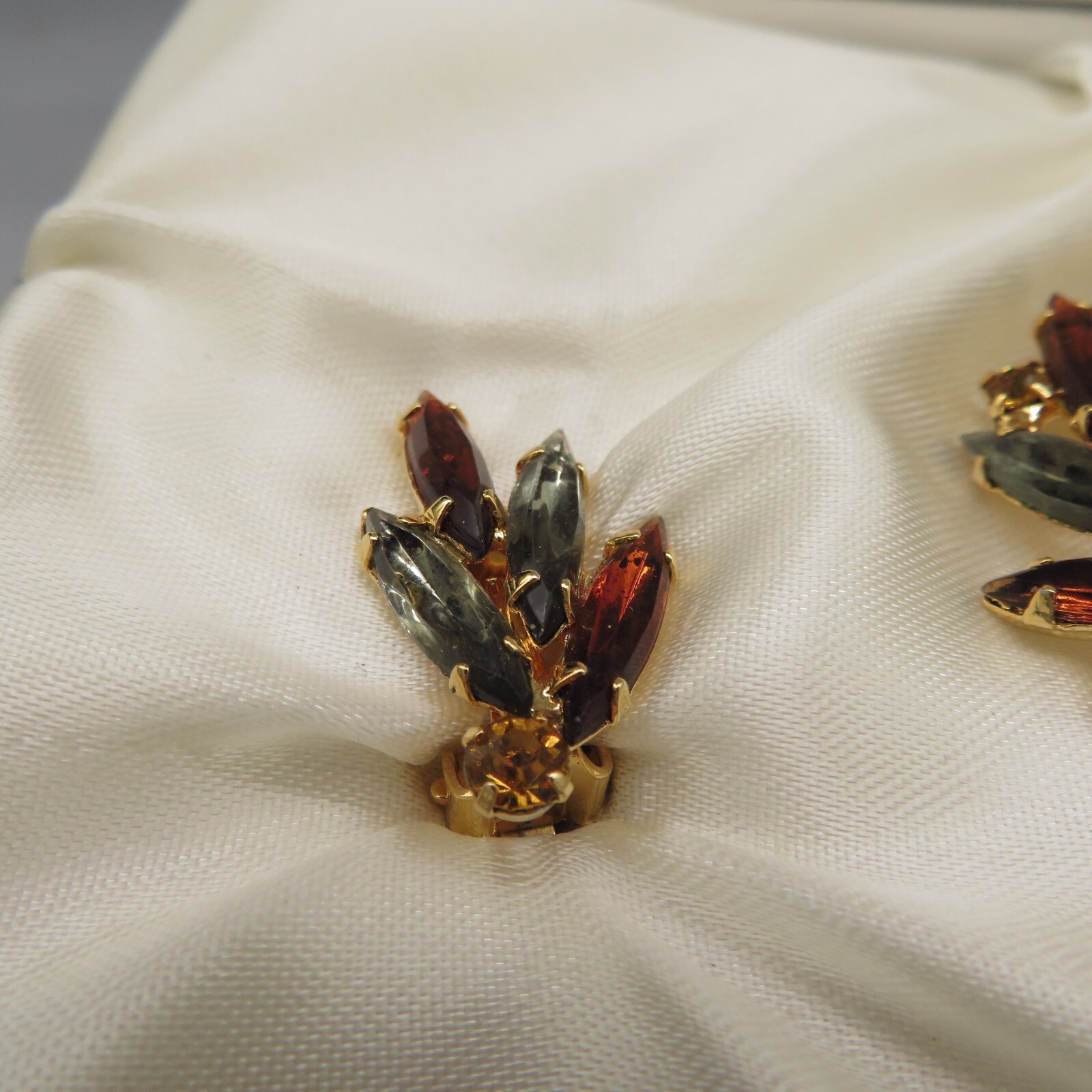 1950s fall colors Navette Rhinestone Brooch & Clip on Earrings Set Gold tone VTG